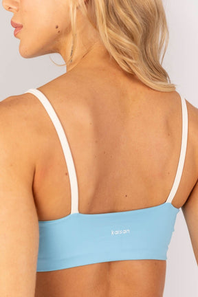 Top com Alças e Vivo Contrastante (Azul Céu / Off-White) | Ref: K4588-A