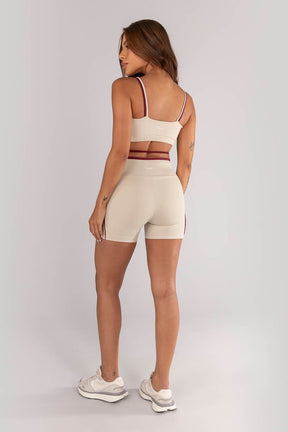 Short com Detalhe Vivo e Vira (Off-White / Vinho) | Ref: K4616-A