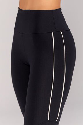 Calça Legging com Vivos na Lateral e Recorte (Preto / Champagne) | Ref: K4677-A