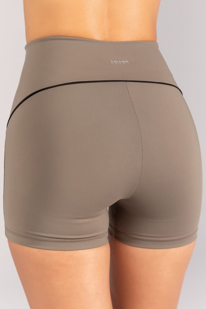 Short com Vivo e Viés Contrastante (Oliva / Preto) | Ref: K4684-B