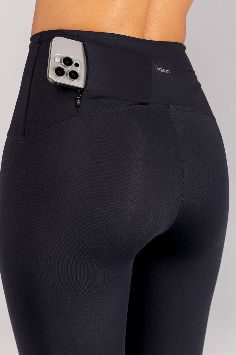 Calça Legging com Zíper Invisível no Bolso (Preto) | Ref: K4689-B