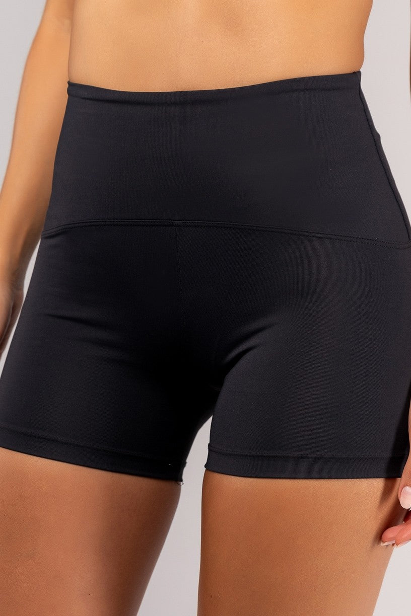 Short com Zíper Invisível no Bolso do Cós (Preto) | Ref: K4690-B