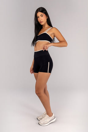 Short com Chapado e Vira (Preto / Off-White) | Ref: K4695-A